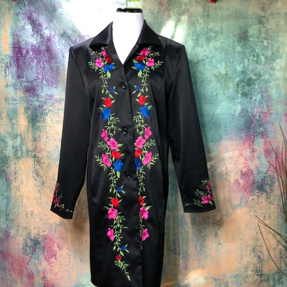 Peter Nygard Jackets & Blazers - 📌Nygard Stunning Floral embroidered short Coat